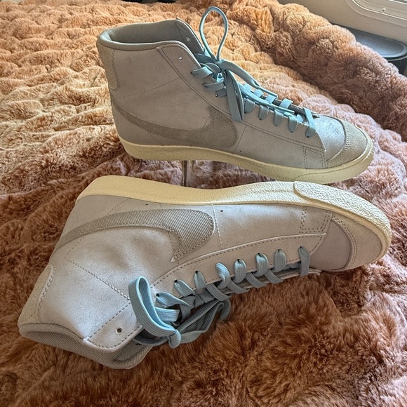 Nike Who Fall 2022 Light Blue High-Top Sneakers size 11 - Picture 1 of 12